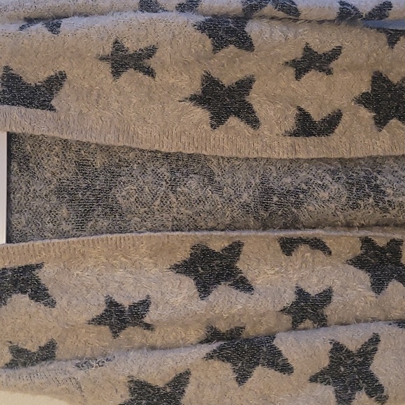 American Eagle Star Cardigan Sweater - Picture 4 of 4